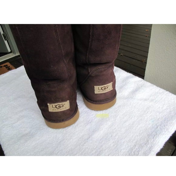 COPY - UGGs Australia Winter Boots - Picture 3 of 5